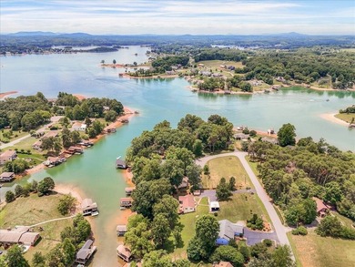 A gently sloping lot, exceptional water depth, and just minutes - photo 50