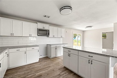 Nice home located on the beautiful, members-only Sebastian Lake - photo 10