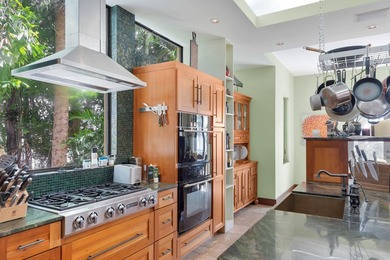 Architectural Polynesian-Inspired Waterfront Retreat in Key - photo 11