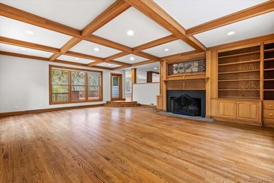 Gorgeous, Colonial style home with 4-bedrooms, 4.5 bathrooms - photo 13