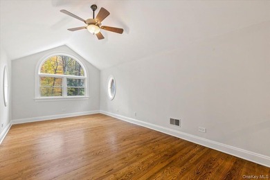 Gorgeous, Colonial style home with 4-bedrooms, 4.5 bathrooms - photo 19