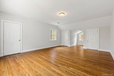 Gorgeous, Colonial style home with 4-bedrooms, 4.5 bathrooms - photo 20