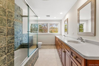 Gorgeous, Colonial style home with 4-bedrooms, 4.5 bathrooms - photo 21