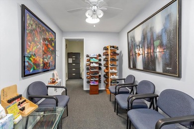Prime ground-floor medical (Podiatry) office located within a - photo 3