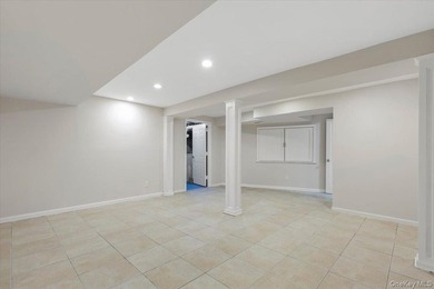 Gorgeous, Colonial style home with 4-bedrooms, 4.5 bathrooms - photo 25