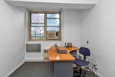 Prime ground-floor medical (Podiatry) office located within a - photo 5