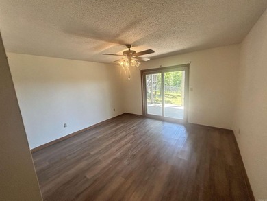 3 bd / 2 bath home. It has a circle drive with RV / boat parking - photo 27