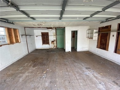 Welcome Home!!! This three bedroom two bath home in DRISCOLL - photo 27