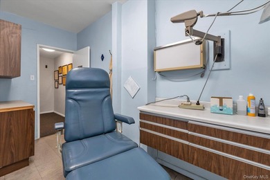 Prime ground-floor medical (Podiatry) office located within a - photo 8