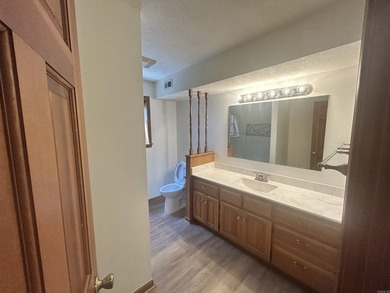 3 bd / 2 bath home. It has a circle drive with RV / boat parking - photo 32