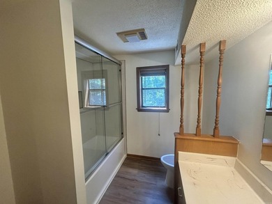 3 bd / 2 bath home. It has a circle drive with RV / boat parking - photo 33