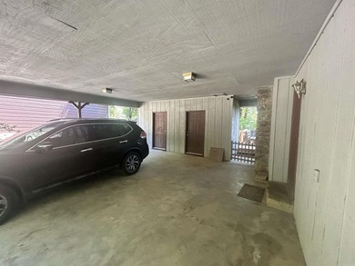 3 bd / 2 bath home. It has a circle drive with RV / boat parking - photo 42