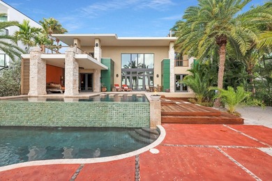 Architectural Polynesian-Inspired Waterfront Retreat in Key - photo 44