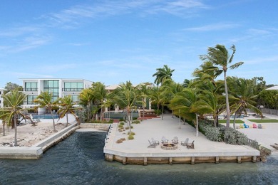 Architectural Polynesian-Inspired Waterfront Retreat in Key - photo 46