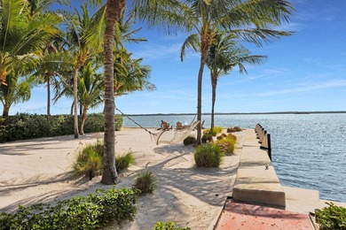 Architectural Polynesian-Inspired Waterfront Retreat in Key - photo 49