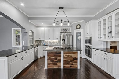 Experience one of the most extraordinary waterfront estates in - photo 9
