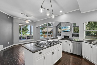 Experience one of the most extraordinary waterfront estates in - photo 10