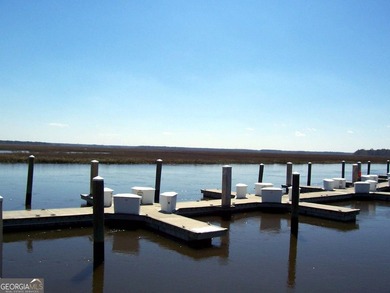 Discover the perfect blend of natural beauty and waterfront - photo 1