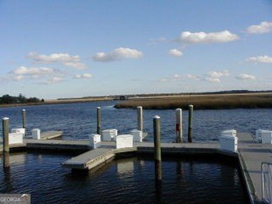 Discover the perfect blend of natural beauty and waterfront - photo 9