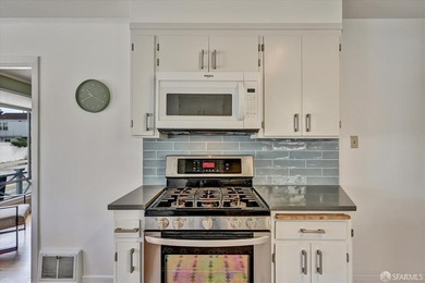 Move-in ready VACANT duplex in the highly desirable Central - photo 19
