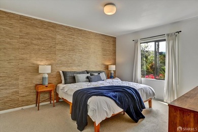 Move-in ready VACANT duplex in the highly desirable Central - photo 23