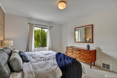 Move-in ready VACANT duplex in the highly desirable Central - photo 24