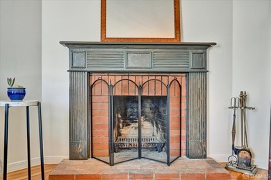 Move-in ready VACANT duplex in the highly desirable Central - photo 40