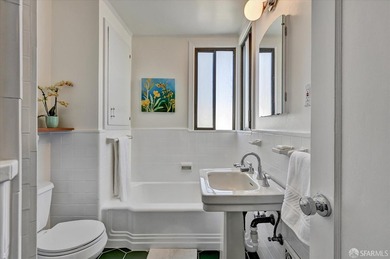 Move-in ready VACANT duplex in the highly desirable Central - photo 46