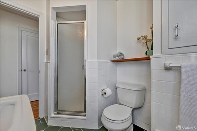 Move-in ready VACANT duplex in the highly desirable Central - photo 47