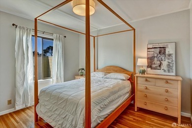Move-in ready VACANT duplex in the highly desirable Central - photo 54