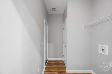 Charming 3 bed, 2 bathroom home in Live Oak Subdivision - photo 12