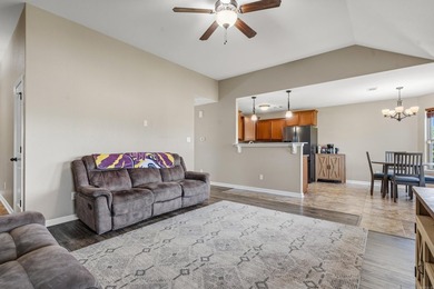 Welcome home to this charming and well-maintained 3 bedroom, 2 - photo 22