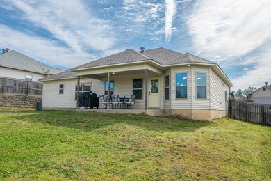 Welcome home to this charming and well-maintained 3 bedroom, 2 - photo 23