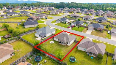 Welcome home to this charming and well-maintained 3 bedroom, 2 - photo 30