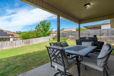 Welcome home to this charming and well-maintained 3 bedroom, 2 - photo 41