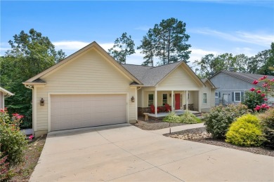 Lake Home ActiveUnderContr in Salem, South Carolina