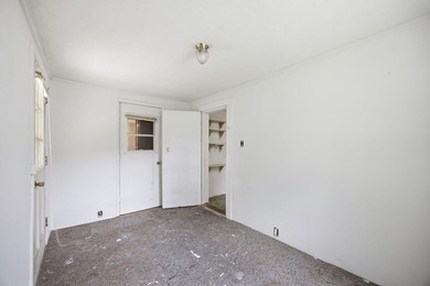 Large fenced in backyard, perfect for entertaining. Discover the - photo 11