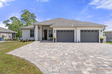 This stunning 2015 built, FURNISHED Bayfront home, with 2164 Sq - photo 1