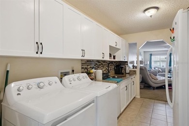 Under contract-accepting backup offers. Welcome to this - photo 17