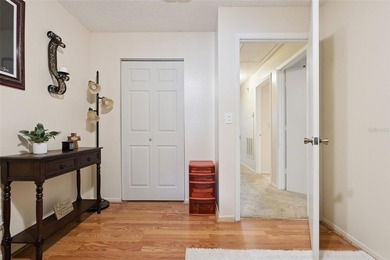 Under contract-accepting backup offers. Welcome to this - photo 18