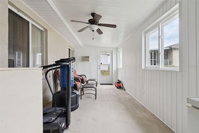 Under contract-accepting backup offers. Welcome to this - photo 19