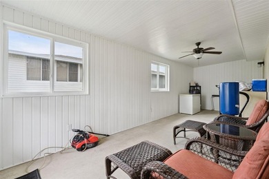 Under contract-accepting backup offers. Welcome to this - photo 20