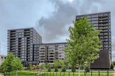 Great opportunity to own a 10th-floor, south-facing unit at - photo 23