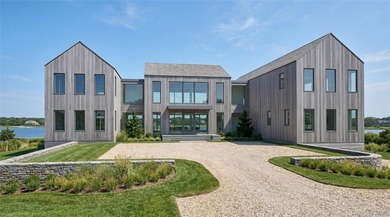 Positioned along a prime stretch of Moriches Bay, 11 Pine Tree - photo 6