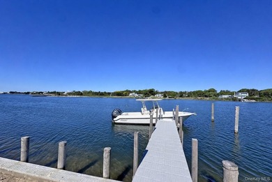 Positioned along a prime stretch of Moriches Bay, 11 Pine Tree - photo 9