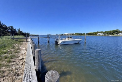 Positioned along a prime stretch of Moriches Bay, 11 Pine Tree - photo 10