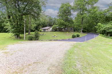 Lake Taneycomo home for sale. Welcome to 130 Misty Mountain in - photo 3