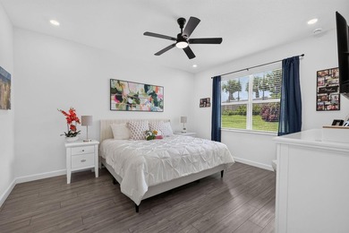 Better than new! This professionally upgraded, move-in-ready - photo 14