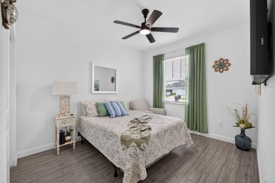 Better than new! This professionally upgraded, move-in-ready - photo 19