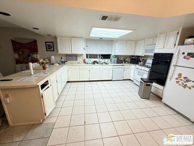 Rare opportunity to own a vacant triplex at 29395 Avenida La Paz - photo 8